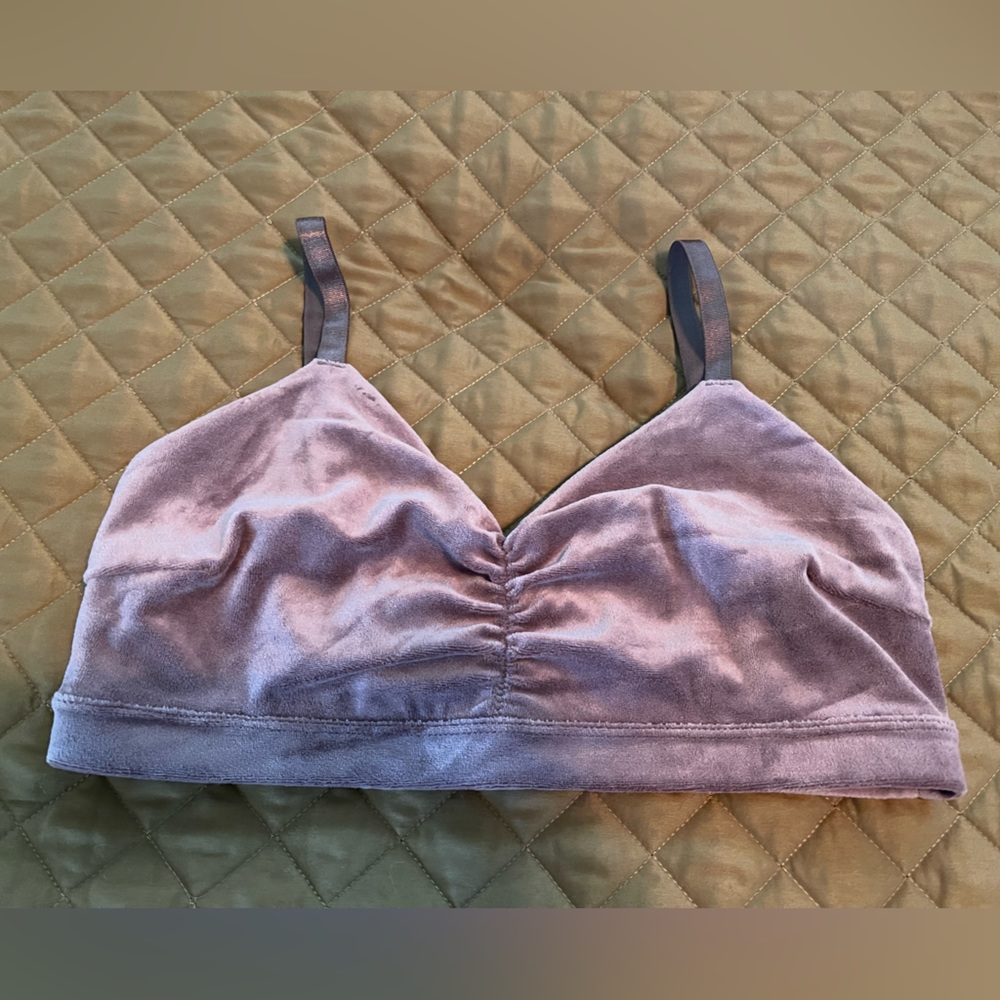 Velvet style sports bra